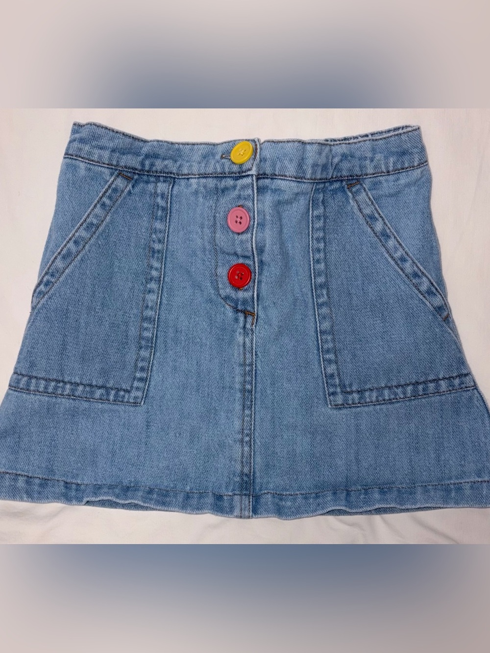 Mini Boden denim skirt with colorful buttons & front and back pockets sz 6/7 EUC